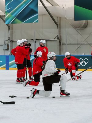 Image post by @swissicehockeywomen on Instagram