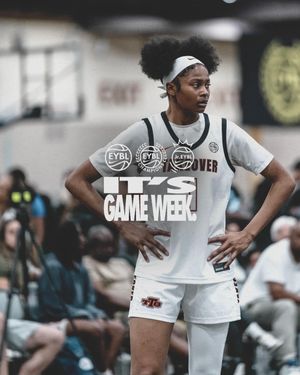 Image post by @nikegirlseybl on Instagram