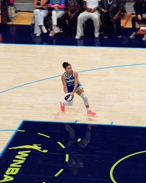Image post by @dallaswings on Instagram