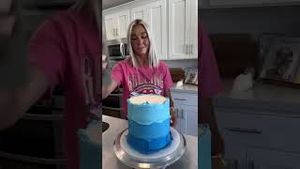 Video post by @theblondewhobakes on YouTube