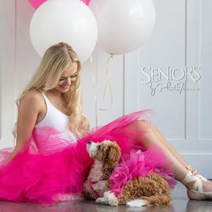 Image post by @seniorsbyphotojeania on Instagram