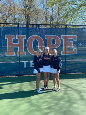Image post by @hopecollege10s on Instagram