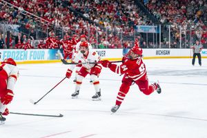 Image post by @BadgerMHockey on Twitter