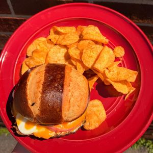 Image post by @bagelstreetdeli on Instagram