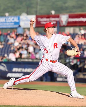 Image post by @fightins on Instagram