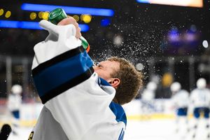 Image post by @ColoradoEagles on Twitter