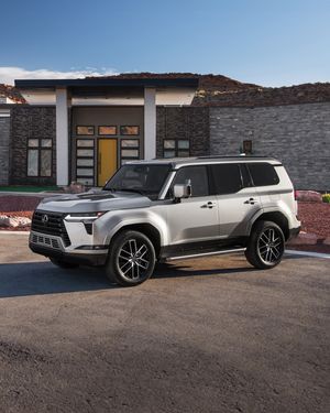 Image post by @discoverlexus on Instagram