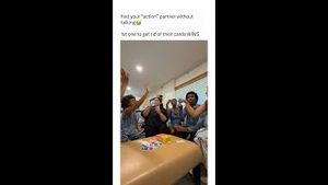 Video post by @explodingkittensinc on YouTube