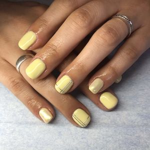 Image post by @nestanails on Instagram