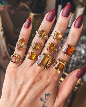 Image post by @maejeanvintage on Instagram