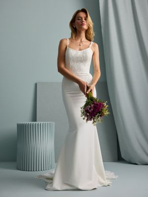 Image post by @vowdweddings on Instagram