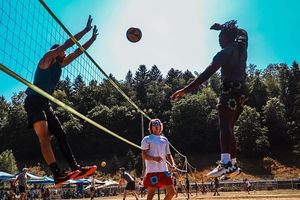 Image post by @pittsburgh_grass_volleyball on Instagram