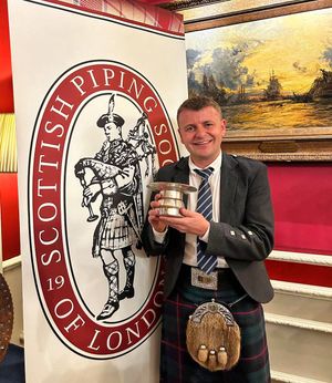Image post by @StrathallanSchl on Twitter