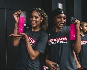 Image post by @uhcougarwbb on Instagram