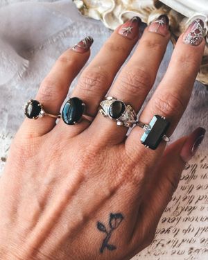 Image post by @maejeanvintage on Instagram