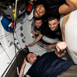 Image post by @iss on Instagram