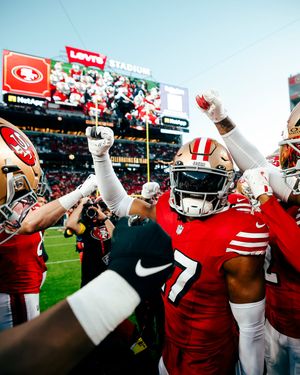 Image post by @49ersesp on Instagram
