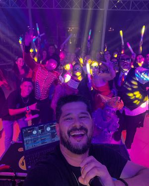 Image post by @carlinhosdj on Instagram