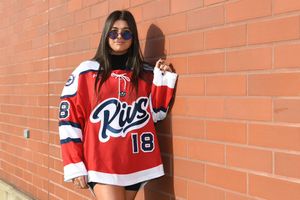 Image post by @Riveters on Twitter