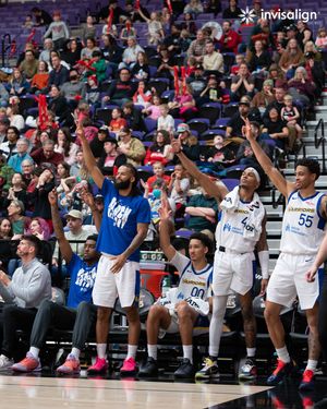 Image post by @gleaguewarriors on Instagram