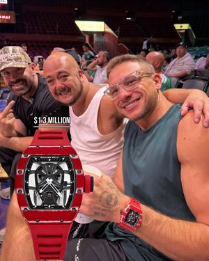 Image post by @celebwatchspotter on Instagram