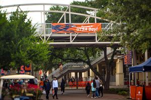 Image post by @utsastudents on Instagram