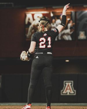 Image post by @suusoftball on Instagram