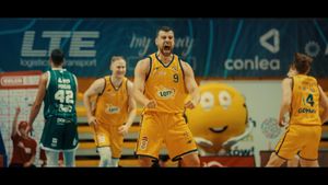 Video post by @Arka Gdynia Kosz on Facebook