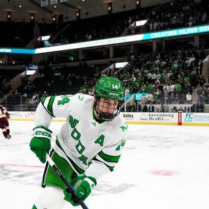 Image post by @undmhockey on Instagram