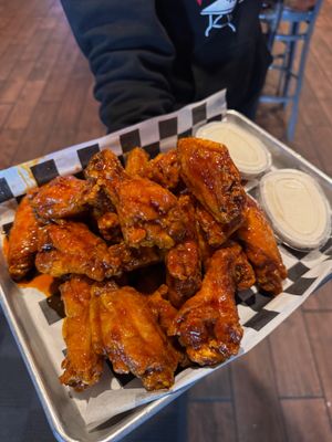Image post by @wingnutzbarandgrill on Instagram