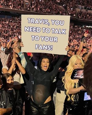 Image post by @betsybash on Instagram