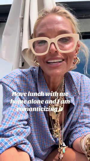 Video post by @shop.with.caroline on TikTok