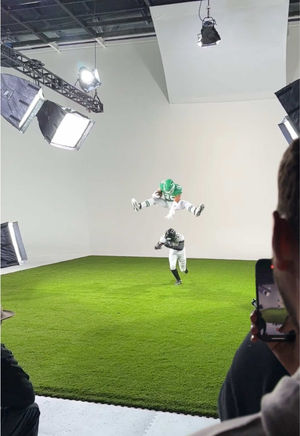 Video post by @ari_fararooy on TikTok