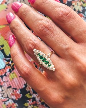 Image post by @maejeanvintage on Instagram
