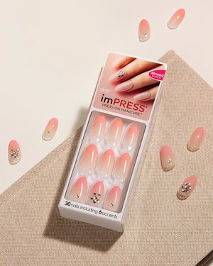 Image post by @impresslashes on Instagram