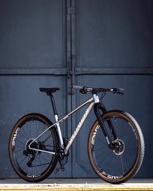 Image post by @esigrips on Instagram