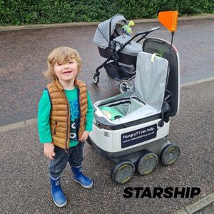 Image post by @starshiprobots on Instagram