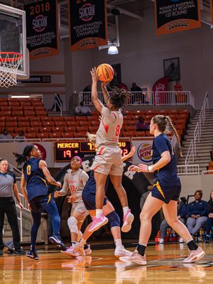 Image post by @mercer_wbb on Instagram