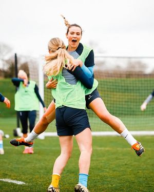 Image post by @SpursWomen on Facebook