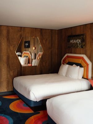 Image post by @aprettycoolhoteltour on Instagram