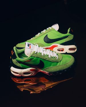 Image post by @sneakerpolitics on Instagram