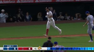 Video post by @AngelsBeisbol on Facebook