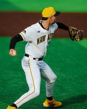 Image post by @UIBaseball on Twitter
