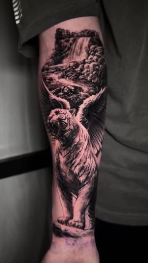 Video post by @skindesigntattoos on Instagram