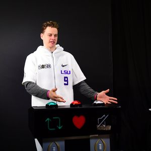 Image post by @LSUfootball on Twitter