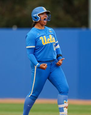Image post by @uclasoftball on Instagram