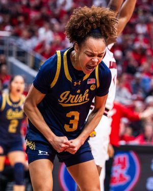 Video post by @NaismithTrophy on Twitter