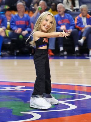 Image post by @gatorsdazzlers on Instagram