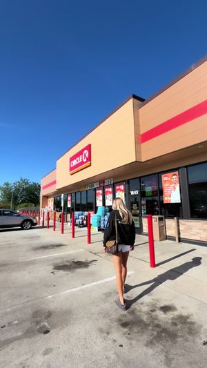 Video post by @chlo_spreen on TikTok