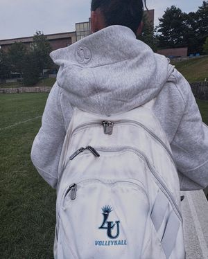 Image post by @lasellathletics on Instagram